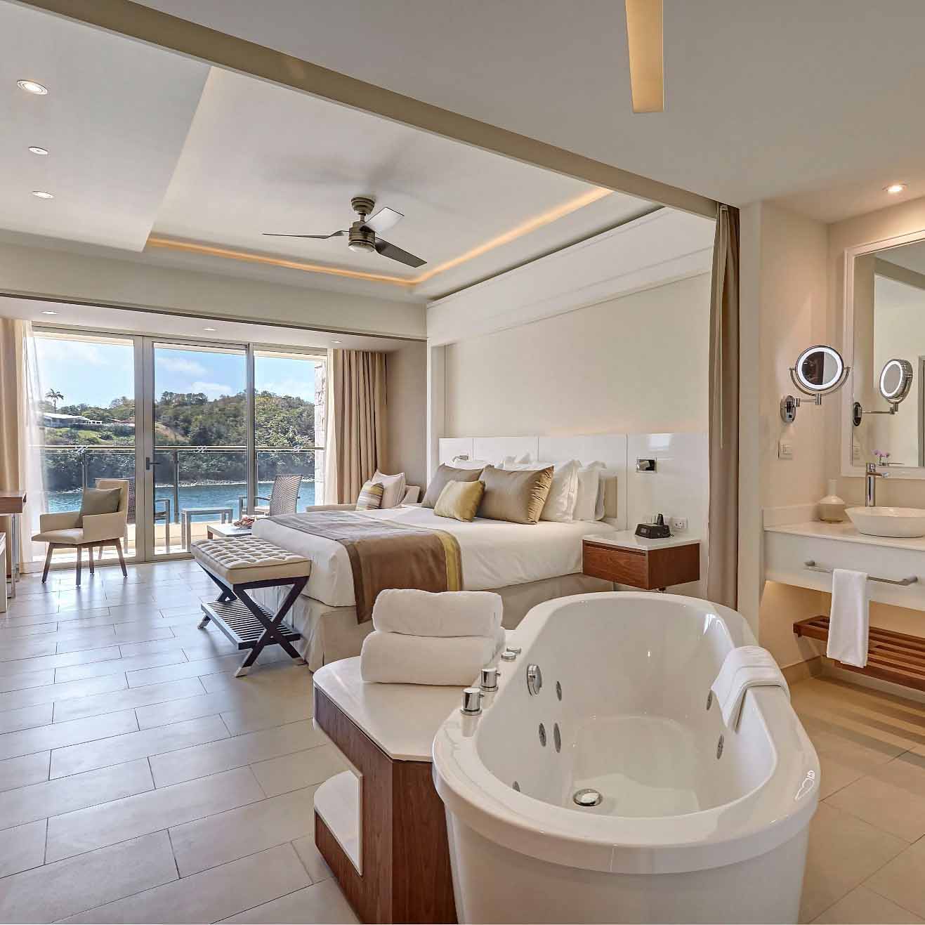 Royalton honeymoon suite with bathtub