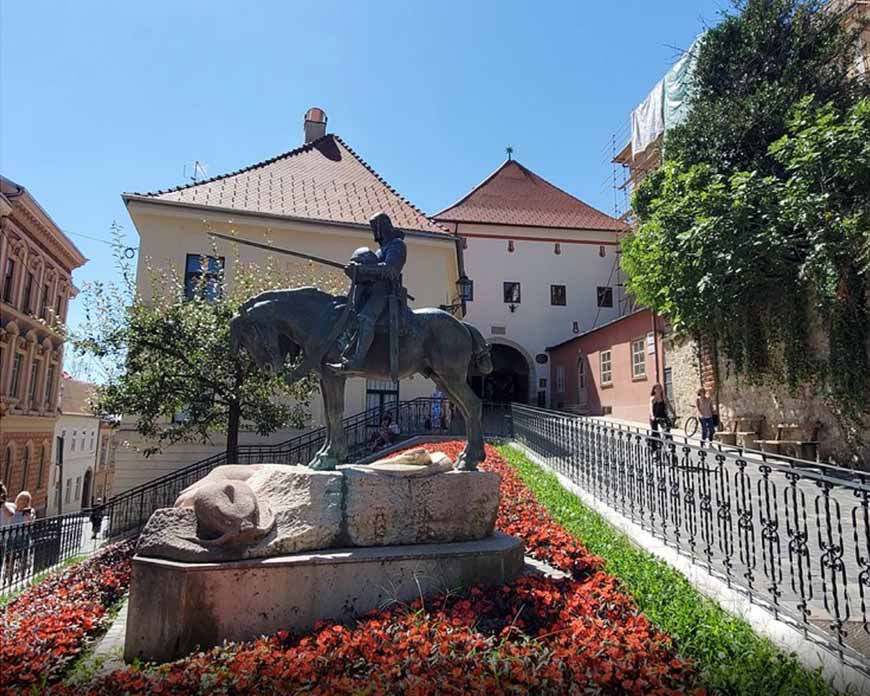 view of a horse statue from zagreb walking tour