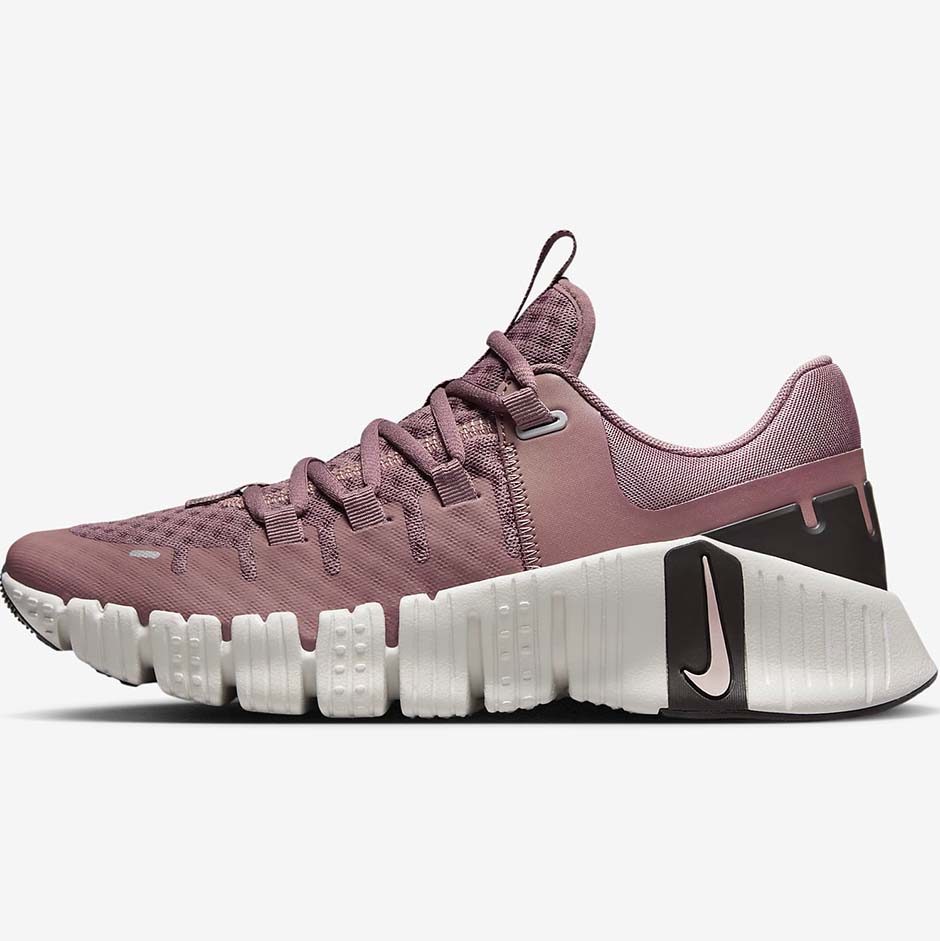 nike free metcon 5 womens trainers in pink