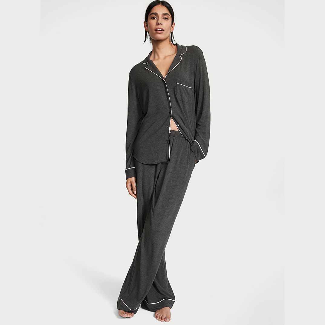 woman wearing a Victoria’s Secret Pajama Set in black 